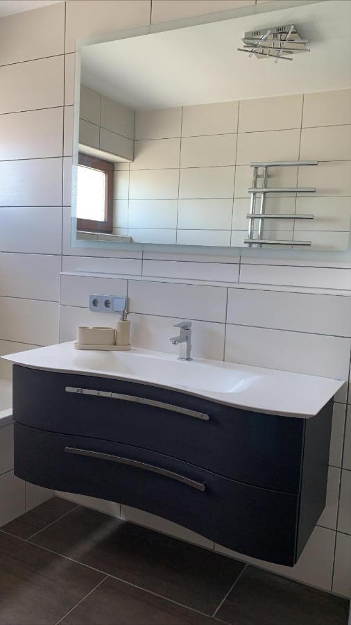 1 * Metzingen (Tubingen)