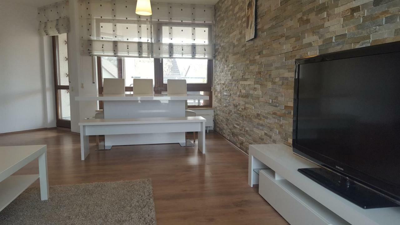 1 Apartment *