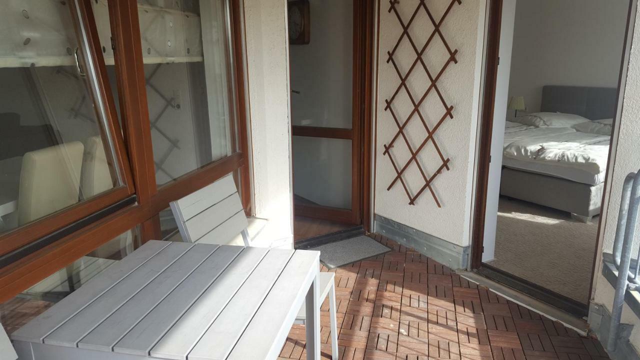 1 Apartment *